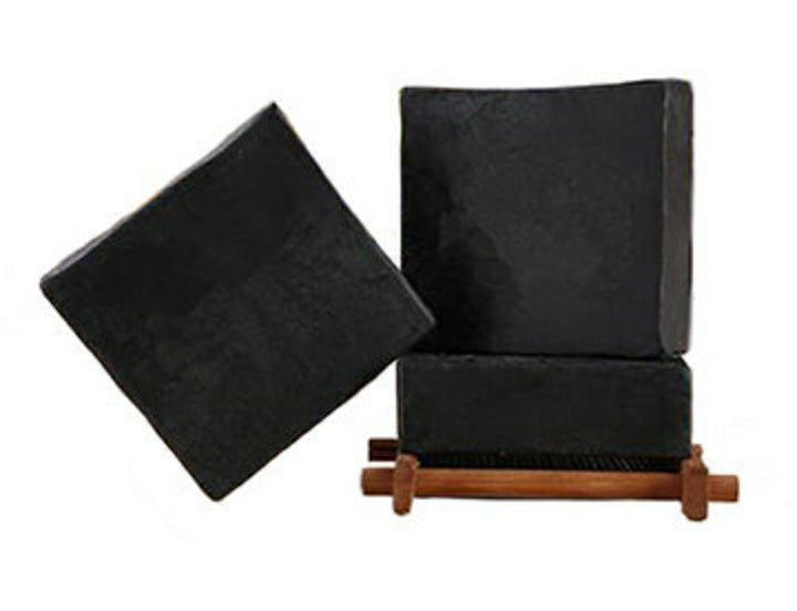 Håndlavet Økologisk sæbe med aktivt kul og tee tree olie